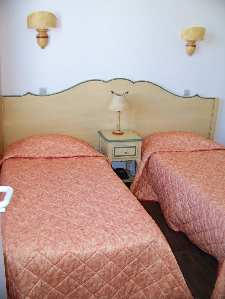 勒特姆特酒店和一室公寓 Saint-Raphaël 外观 照片